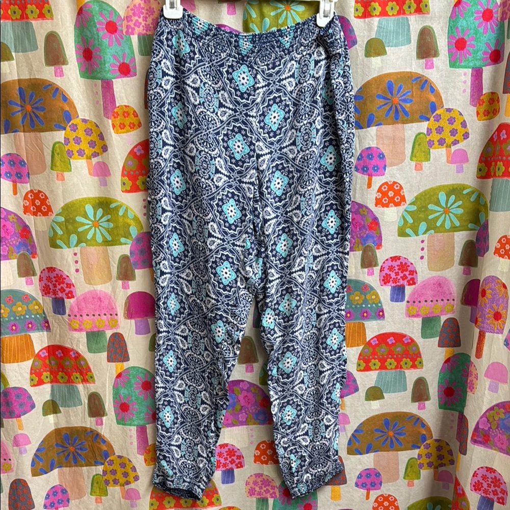 La Vie En Rose Elastic Waist Pants. Small